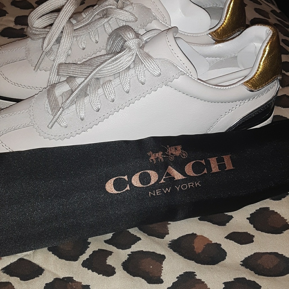 Shoe - Picture 2 of 3